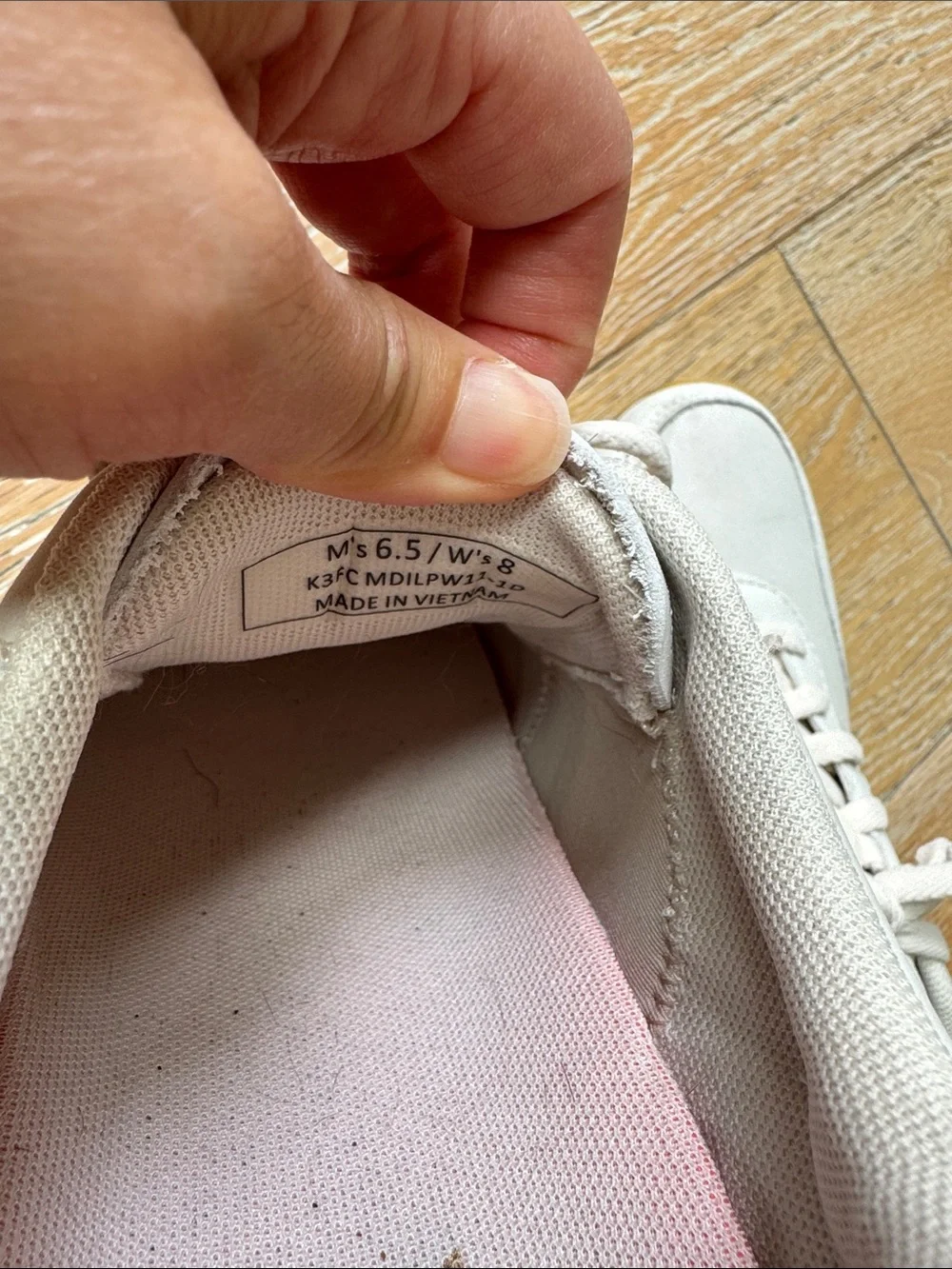 Kizik Milan Hands-Free Step-In Leather Sneakers Peach Whip Size 8 Minimalist